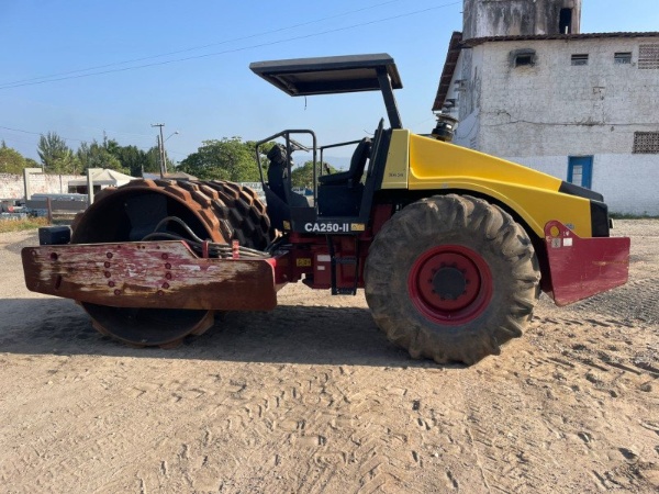 Rolo Compactador Dynapac CA250 PD ano 2010