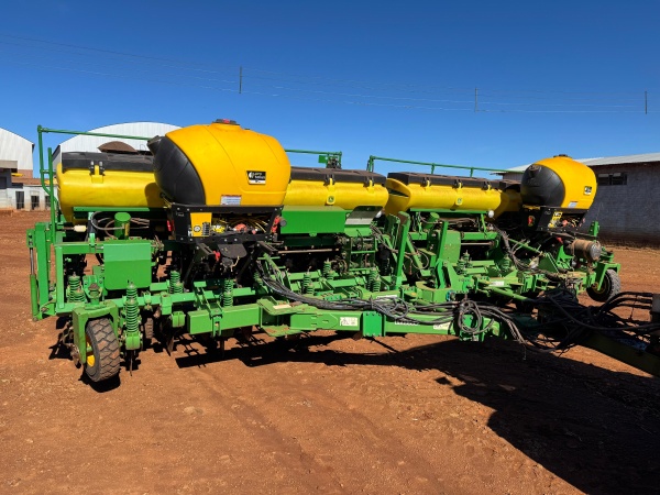 Plantadeira John Deere 1109 ano 2018 - 1109 - Implementos para Plantio