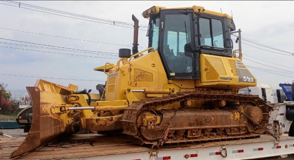 Trator Caterpillar D5E ano 2012