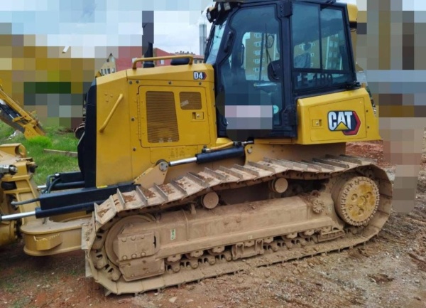 Trator de Esteira Caterpillar D4 ano 2021