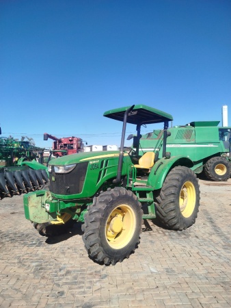 Trator John Deere 5090E ano 2022