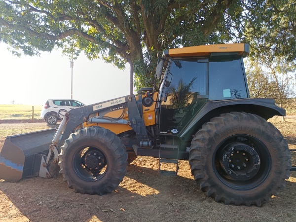 Trator Valtra BM 100 4x4 ano 2020