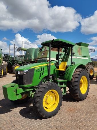Trator John Deere 5090E ano 2023