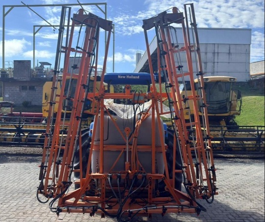 Pulverizador Jacto Condor 800 AM18 ano 2010