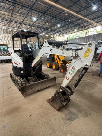 Mini Escavadeira Bobcat E27Z ano 2020