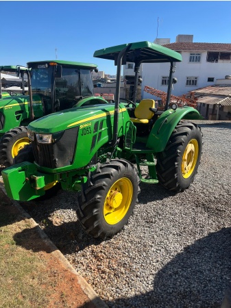 Trator John Deere 5090E ano 2022