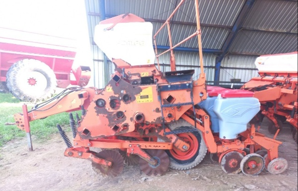 Plantadeira Kuhn PG 900 ano 2010