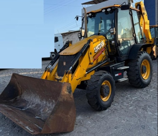 Retroescavadeira JCB 3CX ano 2018
