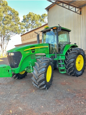 Trator John Deere 7230 J ano 2019
