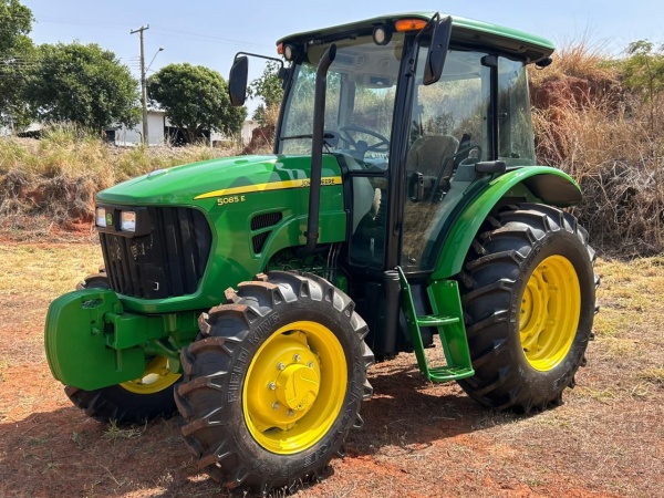 Trator John Deere 5085E ano 2018