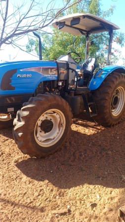 Trator LS Tractor Plus 80 ano 2020