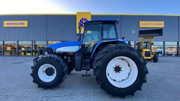 Trator New Holland TM 7040 ano 2011