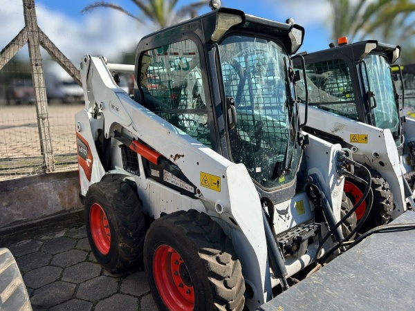 Mini Carregadeira Bobcat S570 ano 2023