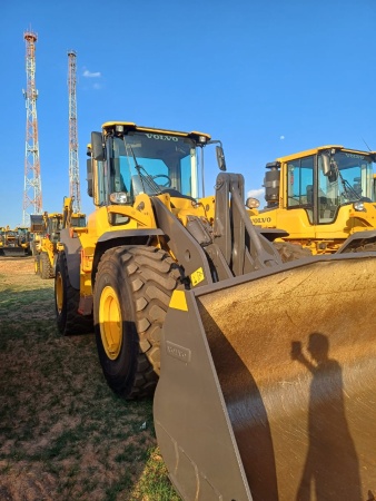 Pá Carregadeira Volvo L120F ano 2023