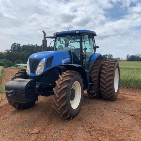 Trator New Holland T7.245 ano 2013