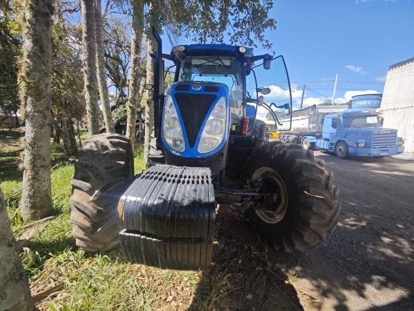 Trator New Holland T7.205 ano 2016