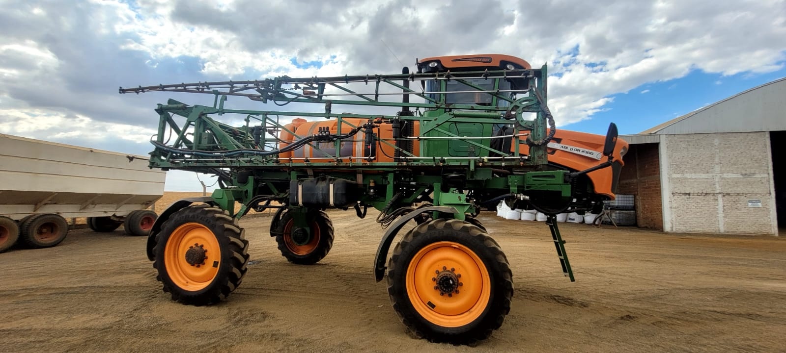 Pulverizador Autopropelido Stara Gladiador 2300 ano 2017