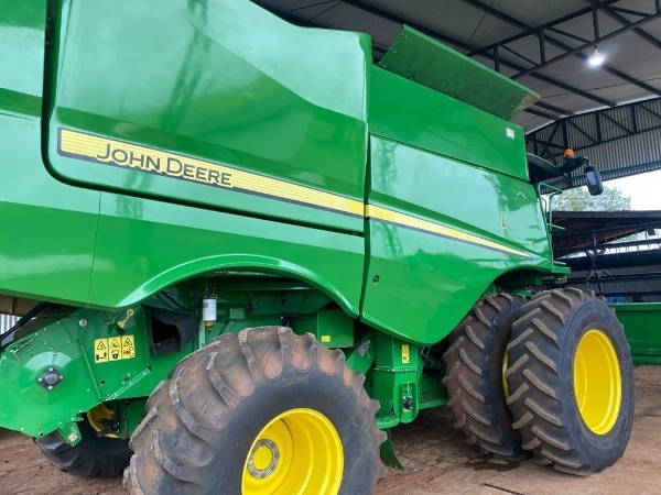 Colheitadeira John Deere S550 ano 2019
