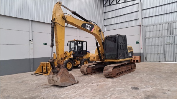 Escavadeira Caterpillar 312 DL ano 2013