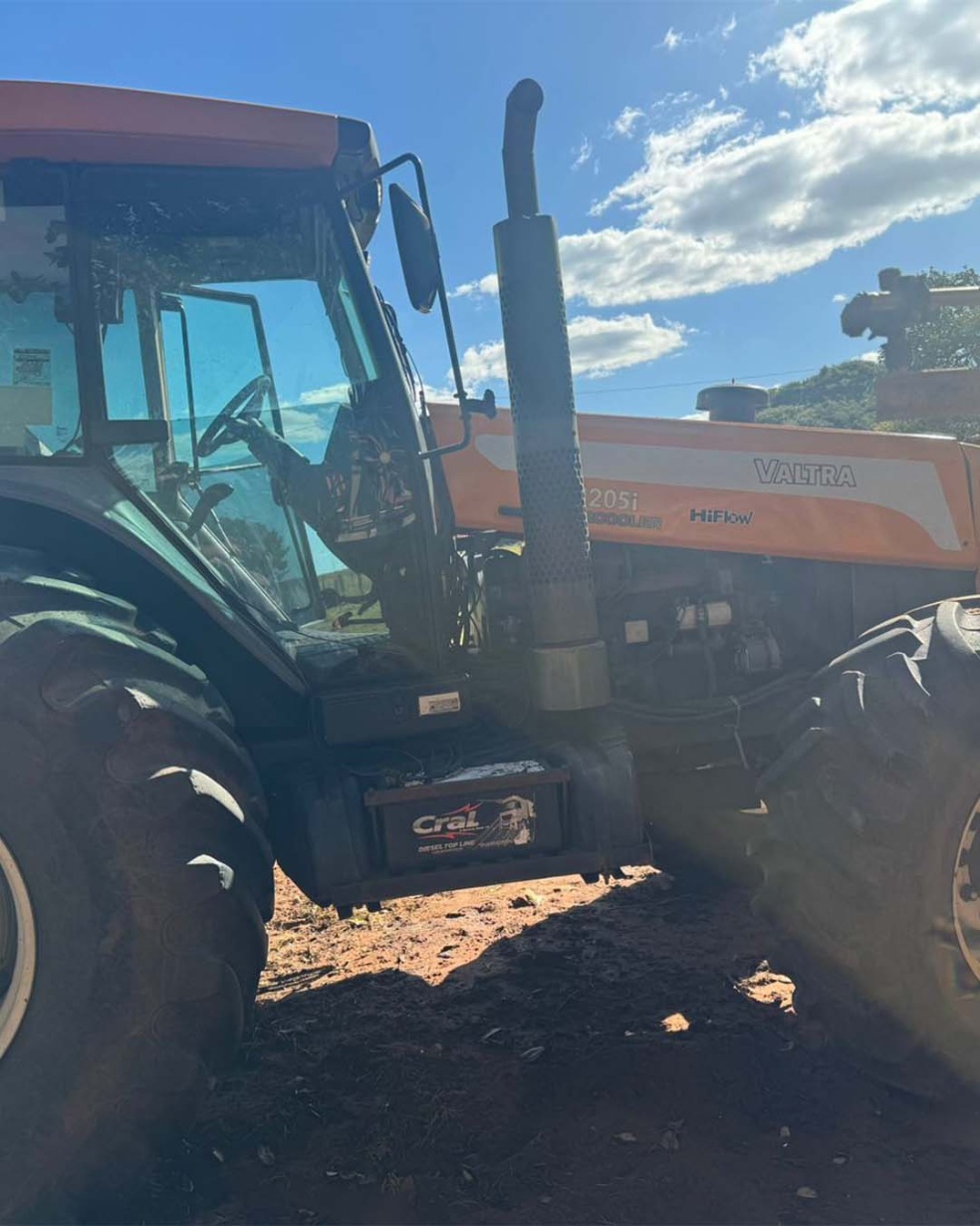 Trator Valtra BH205i ano 2012
