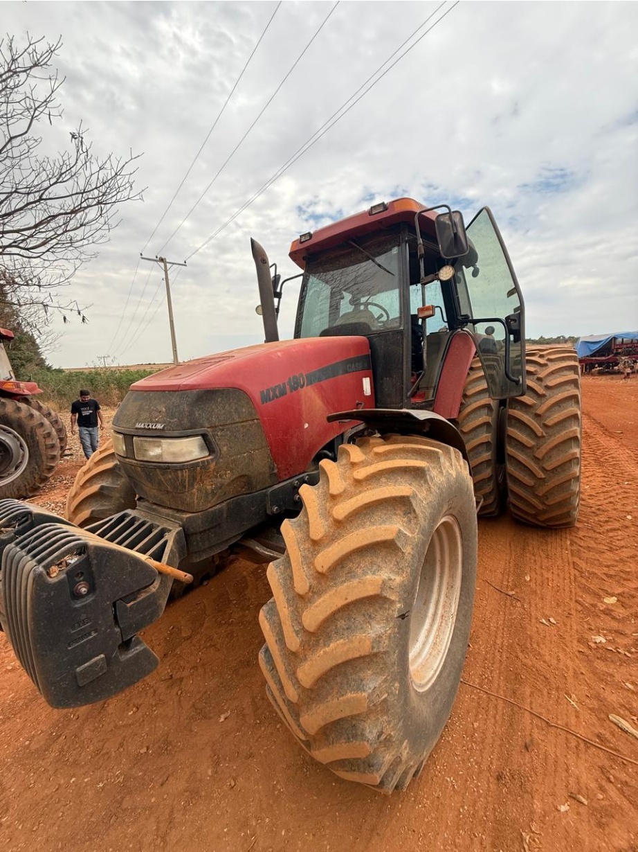 Trator Case Mx 180 ano 2007