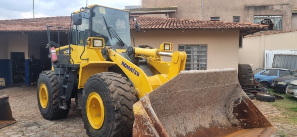 Pá Carregadeira Komatsu WA380 ano 2021