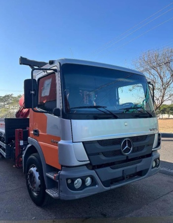 Caminhão Mercedes Benz Atego 1719 ano 2012