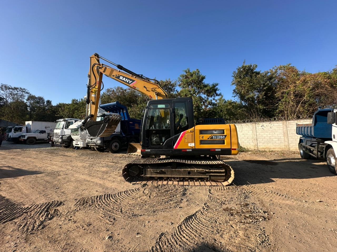 Escavadeira SANY SY135 C ano 2023