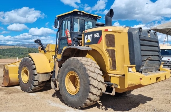 Pá Carregadeira Caterpillar 966L ano 2017
