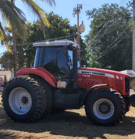 Trator Massey Ferguson MF 7415 ano 2014