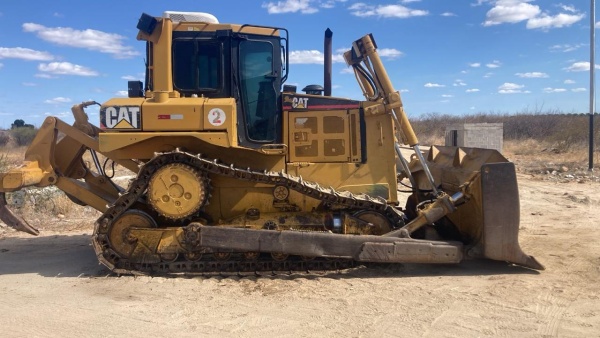 Trator de Esteira Caterpillar D6 T ano 2008