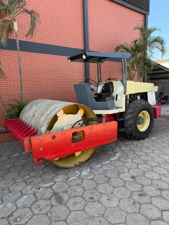 Rolo Compactador Dynapac CA250 PD ano 2001