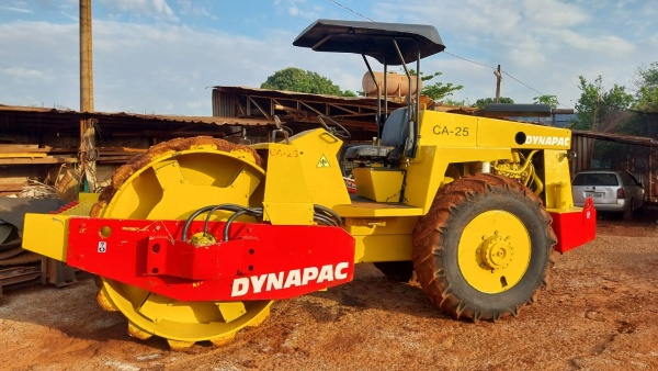 Rolo Compactador Dynapac CA25PD ano 1988