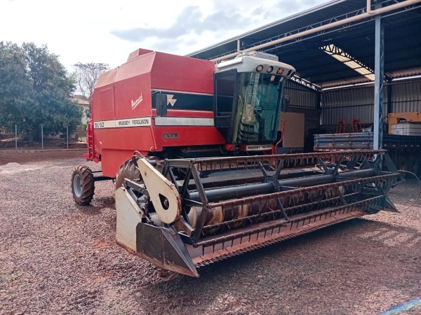 Colheitadeira Massey Ferguson MF 5650 Advanced ano 2004