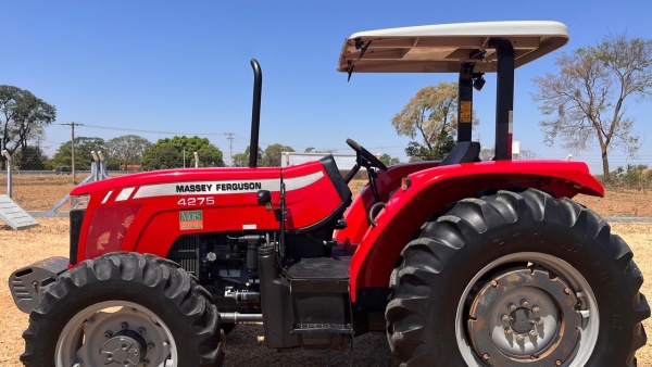 Trator Massey Ferguson 4275  ano 2017
