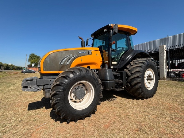 Trator Valtra BT 190 ano 2013
