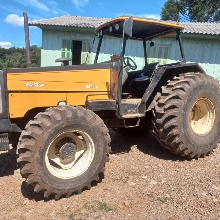 Trator Valtra BM 110 ano 2005