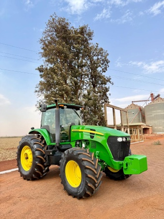 Trator John Deere 7230J ano 2018