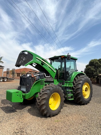 Trator John Deere 7230J ano 2021
