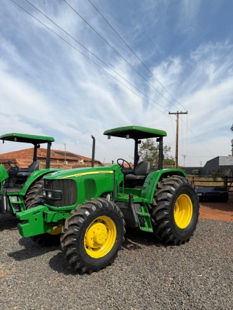 Trator John Deere 6415 ano 2008