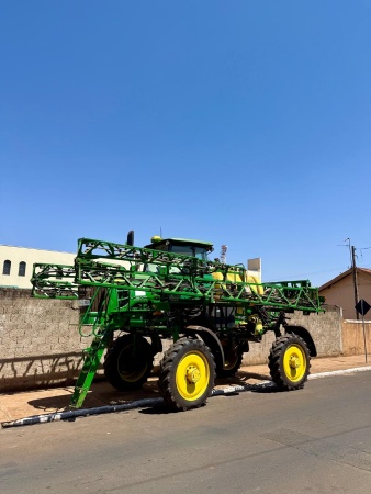 Pulverizador Autopropelido John Deere M4025 ano 2020