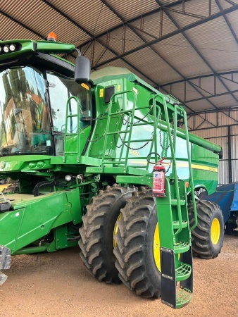 Colheitadeira John Deere S550 ano 2017