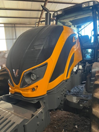 Trator Valtra BH 224 ano 2019