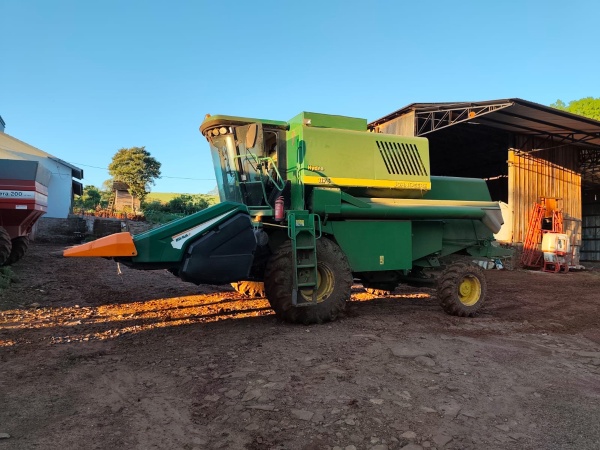 Colheitadeira John Deere 1175 Hydro ano 2016