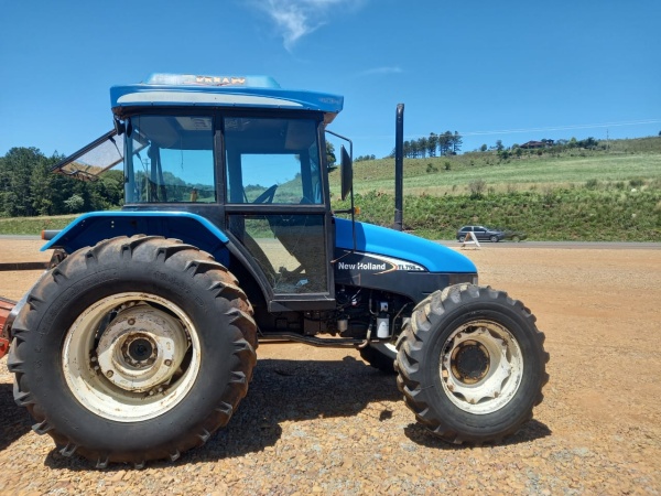 Trator New Holland TL 75 ano 2004