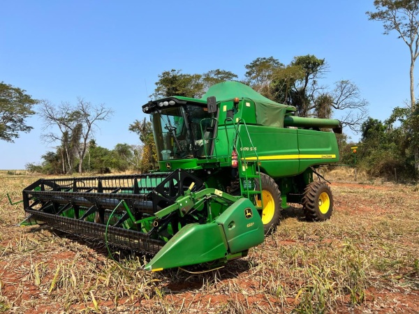 Colheitadeira John Deere STS 9470 ano 2013