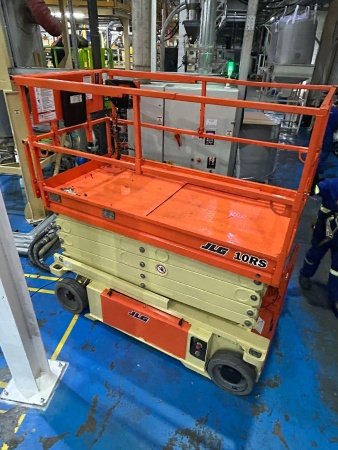 Plataforma JLG 10RS ano 2014
