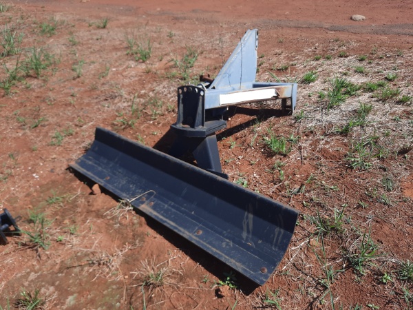 Plaina Agrícola MTD 1800 mm ano 2023