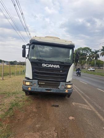 Caminhão Scania G 440 ano 2012