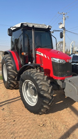 Trator Massey Ferguson 6711 ano 2017